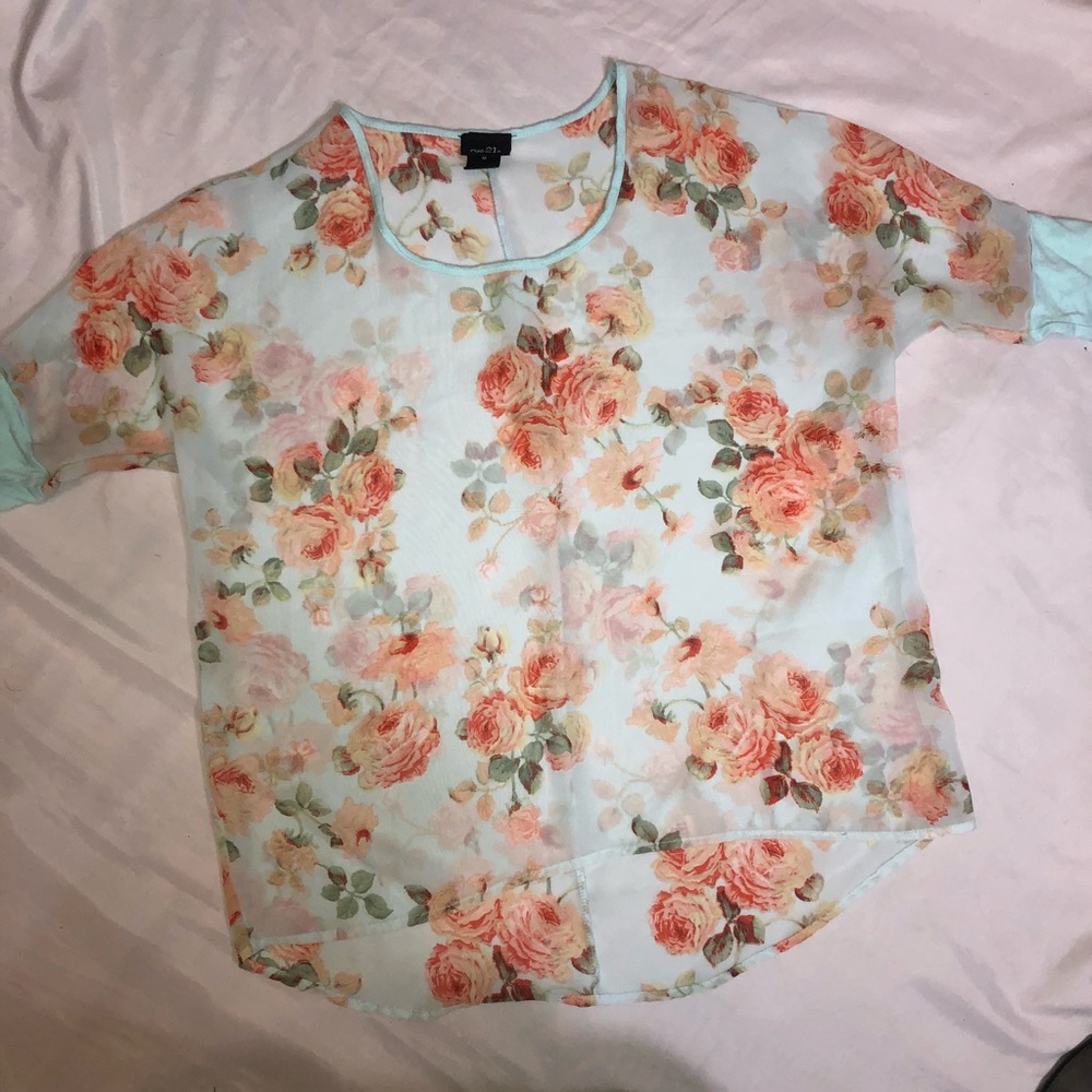 Sheer hi-lo floral top